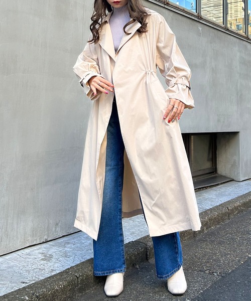 INGNI(イング)の「ウエストドロストゆるトレンチ(トレンチコート・レディース・ライトベージュ/ライトカーキ/イエロー・M)」の4枚目の写真