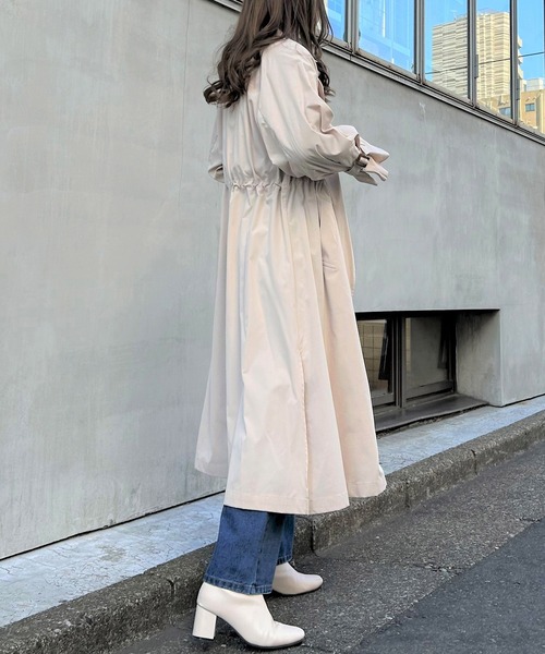 INGNI(イング)の「ウエストドロストゆるトレンチ(トレンチコート・レディース・ライトベージュ/ライトカーキ/イエロー・M)」の5枚目の写真