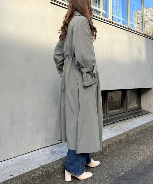 INGNI(イング)の「ウエストドロストゆるトレンチ(トレンチコート・レディース・ライトベージュ/ライトカーキ/イエロー・M)」の8枚目の写真