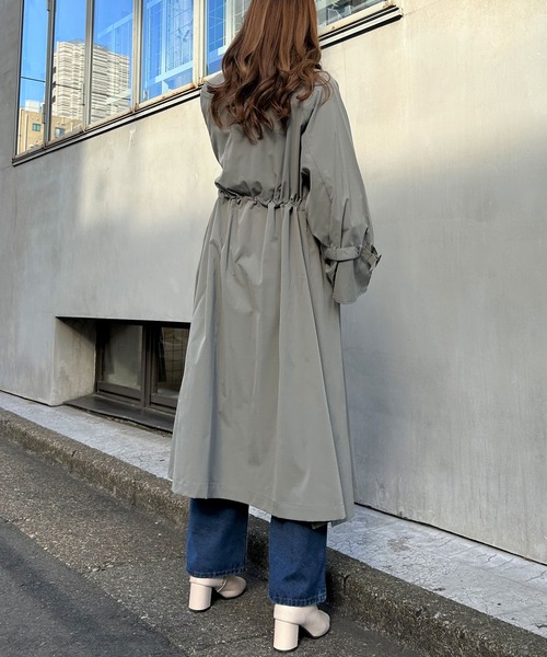 INGNI(イング)の「ウエストドロストゆるトレンチ(トレンチコート・レディース・ライトベージュ/ライトカーキ/イエロー・M)」の9枚目の写真