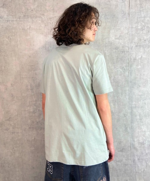 RVCA(ルーカ)の「RVCA/ルーカ ロゴプリントTシャツ ロゴT/クルーネックTシャツ ワンポイント BD041-230(Tシャツ/カットソー・メンズ・ホワイト×レッド/グリーン/ブラック×レッド・L/XL/M)」の15枚目の写真