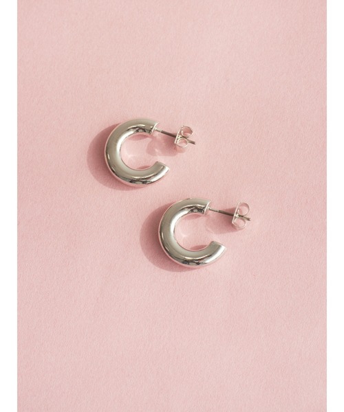 AMERICAN HOLIC（アメリカンホリック）の「チャンキーフープピアス（ピアス（両耳用）・レディース・シルバー/ゴールド・FREE）」の4枚目の写真