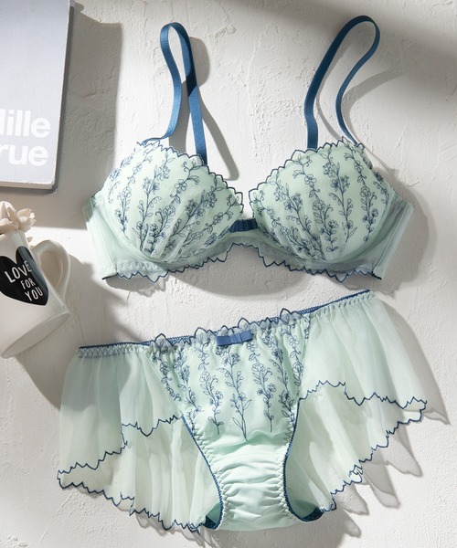 YU'NOW（ユナウ）の「【全13デザインから選べる！】【上下セット/AA-Gカップ】ぷるるん谷間のノンワイヤーブラ＆ショーツ（ブラ&ショーツ・レディース・ブラック×グレー/ライトグリーン/グリーン系その他/ブルー系/レモンイエロー/サーモンピンク/ネイビー系/ライトパープル/オフホワイト/アイボリー/ピンク/ブラック系/カーキ/ブラウン系/ブラウン系その他/ダークパープル/チャコールグレー/ライトピンク/ピンク系その他/ブルー系その他・D80L/C65M/D70M/E80L/A75M/D75L/B65M/A65M/G70M/F70M/F75L/G75L/B75L/F80L/B70M/E75L/B75M/E70M/C80L/AA70M/AA65M/G80L/A70M/C70M/C75M/C75L/D65M/E65M/D70L/E70L/F65M/F70L）」の13枚目の写真