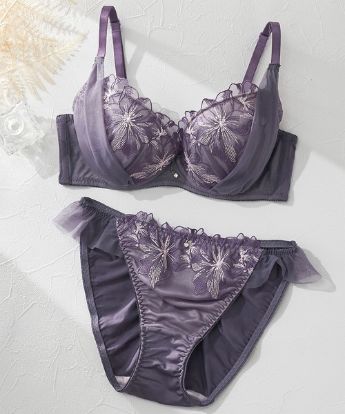 YU'NOW（ユナウ）の「【全13デザインから選べる！】【上下セット/AA-Gカップ】ぷるるん谷間のノンワイヤーブラ＆ショーツ（ブラ&ショーツ・レディース・ブラック×グレー/ライトグリーン/グリーン系その他/ブルー系/レモンイエロー/サーモンピンク/ネイビー系/ライトパープル/オフホワイト/アイボリー/ピンク/ブラック系/カーキ/ブラウン系/ブラウン系その他/ダークパープル/チャコールグレー/ライトピンク/ピンク系その他/ブルー系その他・D80L/C65M/D70M/E80L/A75M/D75L/B65M/A65M/G70M/F70M/F75L/G75L/B75L/F80L/B70M/E75L/B75M/E70M/C80L/AA70M/AA65M/G80L/A70M/C70M/C75M/C75L/D65M/E65M/D70L/E70L/F65M/F70L）」の14枚目の写真