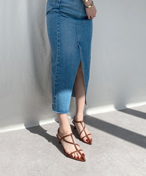 MAMIAN（マミアン）の「ポインテッドトゥ マルチストラップ サンダル (5.0cmヒール)（サンダル・レディース・ブラック/ブラウン/アイボリー・S/M/L/LL）」の19枚目の写真