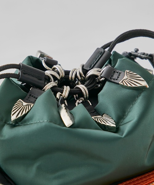 TOGA PULLA(トーガ プルラ)の「【TOGA PULLA×PORTER】String bag TOGA × PORTER(ショルダーバッグ・レディース・ブラック・FREE)」の9枚目の写真