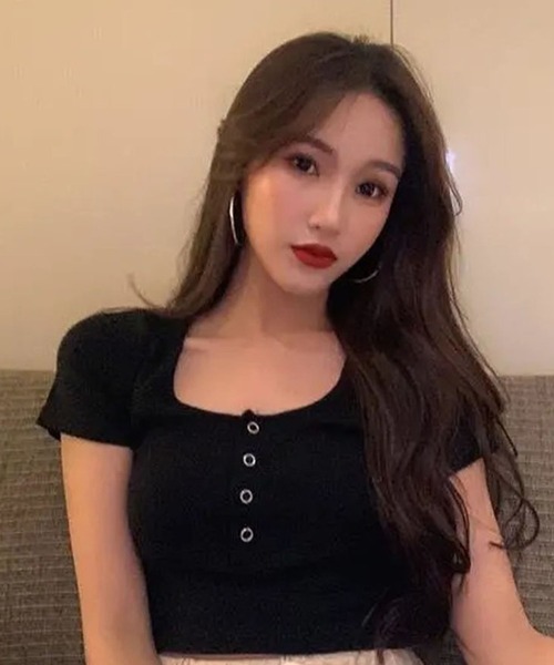 GLAMOROUS JANE（グラマラスジェーン）の「ヘンリーボタンショート丈半袖トップス（Tシャツ/カットソー・レディース・グレー/ブラック・S/M/L）」の11枚目の写真