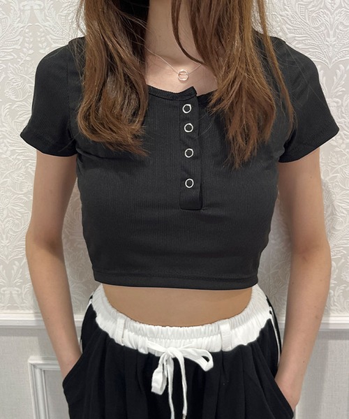 GLAMOROUS JANE（グラマラスジェーン）の「ヘンリーボタンショート丈半袖トップス（Tシャツ/カットソー・レディース・グレー/ブラック・S/M/L）」の20枚目の写真