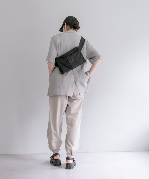 ear PAPILLONNER（イアパピヨネ）の「《撥水》バックルショルダーバッグ（ショルダーバッグ・レディース・ブラック/グレー・FREE）」の13枚目の写真