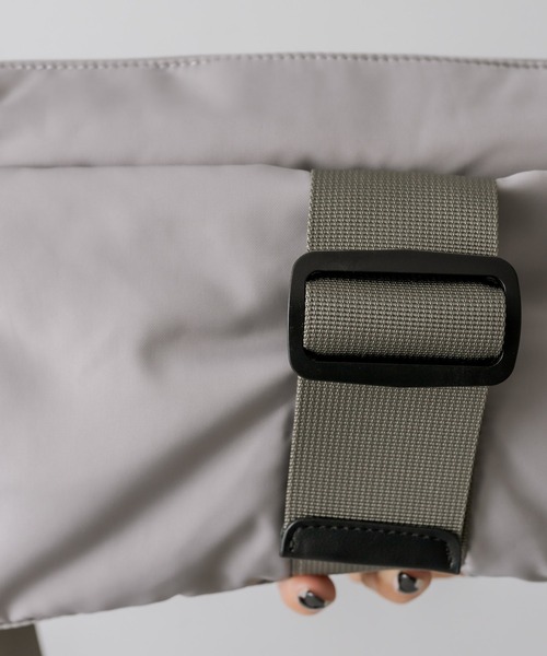 ear PAPILLONNER（イアパピヨネ）の「《撥水》バックルショルダーバッグ（ショルダーバッグ・レディース・ブラック/グレー・FREE）」の17枚目の写真