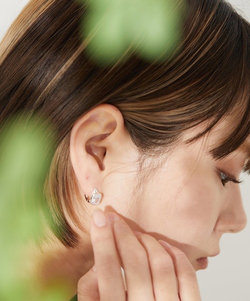 VitaFelice（ヴィータフェリーチェ）の「ストーンフープピアス（ピアス（両耳用）・レディース・ゴールド/シルバー・FREE）」の4枚目の写真