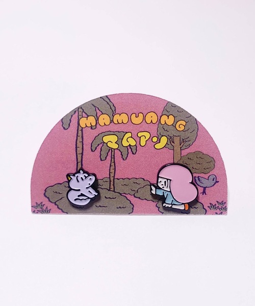 BUTTON&CUFFLINKS(ボタンアンドカフリンクス)の「BUTTON&CUFFLINKS ボタンアンドカフリンクス:MAMUANG マムアン:マムアンとマプラオくん/ 「たまには泣いてもいいじゃない」/ウインクマムアンとマナオ ピアス(ピアス(両耳用)・レディース・オレンジ/ピンク/グリーン・FREE)」の5枚目の写真
