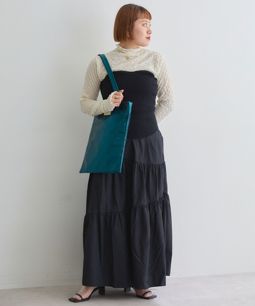 ELLEgirl(エルガール)の「フィンガーホールシャーリングハイネックトップス【ELLEgirl/エル ガール】(Tシャツ/カットソー・レディース・ブラック/アイボリー/ターコイズブルー/ラベンダー・FREE)」の5枚目の写真