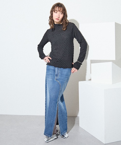 ELLEgirl(エルガール)の「フィンガーホールシャーリングハイネックトップス【ELLEgirl/エル ガール】(Tシャツ/カットソー・レディース・ブラック/アイボリー/ターコイズブルー/ラベンダー・FREE)」の19枚目の写真