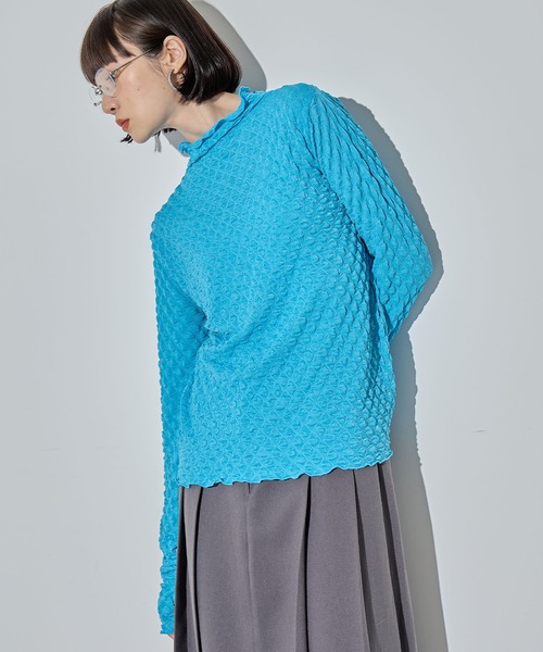 ELLEgirl(エルガール)の「フィンガーホールシャーリングハイネックトップス【ELLEgirl/エル ガール】(Tシャツ/カットソー・レディース・ブラック/アイボリー/ターコイズブルー/ラベンダー・FREE)」の14枚目の写真