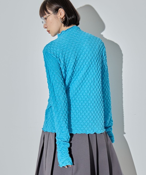 ELLEgirl(エルガール)の「フィンガーホールシャーリングハイネックトップス【ELLEgirl/エル ガール】(Tシャツ/カットソー・レディース・ブラック/アイボリー/ターコイズブルー/ラベンダー・FREE)」の13枚目の写真