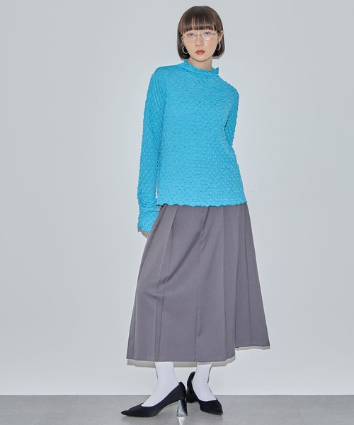 ELLEgirl(エルガール)の「フィンガーホールシャーリングハイネックトップス【ELLEgirl/エル ガール】(Tシャツ/カットソー・レディース・ブラック/アイボリー/ターコイズブルー/ラベンダー・FREE)」の11枚目の写真