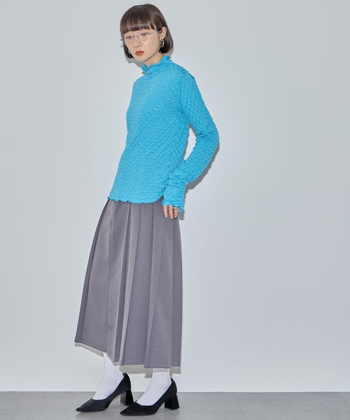ELLEgirl(エルガール)の「フィンガーホールシャーリングハイネックトップス【ELLEgirl/エル ガール】(Tシャツ/カットソー・レディース・ブラック/アイボリー/ターコイズブルー/ラベンダー・FREE)」の12枚目の写真