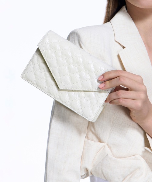 CHARLES & KEITH（チャールズ & キース）の「Duo ドゥオ キルトエンベロープクラッチ（クラッチバッグ・レディース・ホワイト/カーキ/イエロー系その他2・XS）」の16枚目の写真