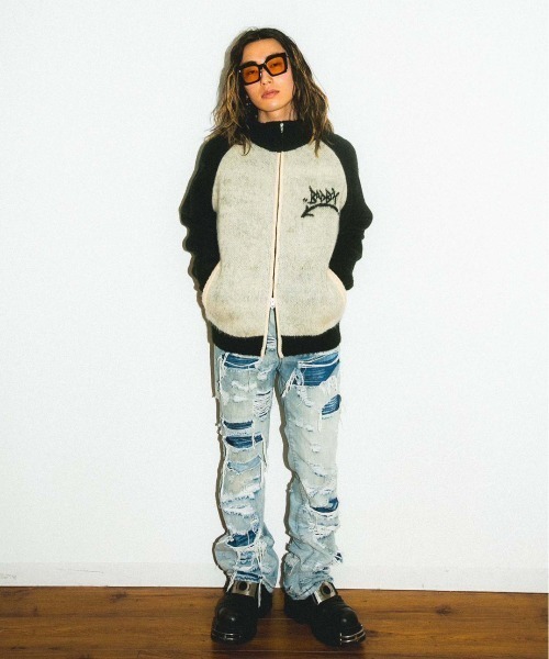 BAD BOY（バッドボーイ）の「ストリートファッション BADBOY バッドボーイ BADBOY MOHAIR TOUCH JACQUARD FULL ZIP KNIT オーバーサイズ ニット セーター 長袖トップス モヘアニット ジップアップ ジップジャケット（ニット/セーター・メンズ・ホワイト×グリーン/ホワイト×ブラック/ホワイト×ブルー・M/L）」の19枚目の写真