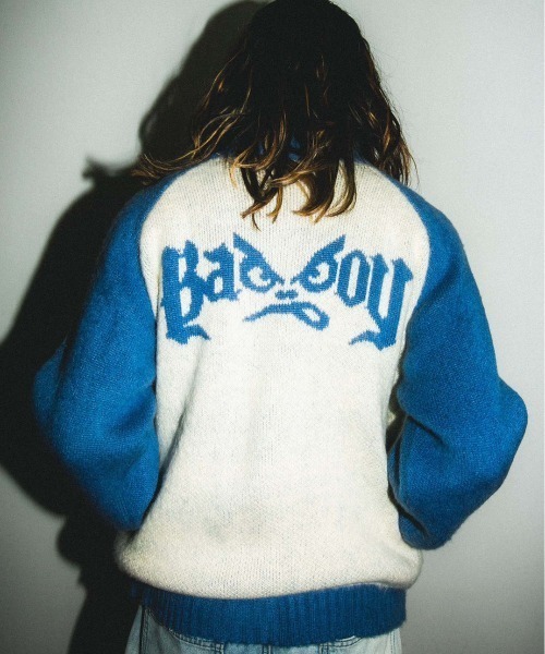 BAD BOY（バッドボーイ）の「ストリートファッション BADBOY バッドボーイ BADBOY MOHAIR TOUCH JACQUARD FULL ZIP KNIT オーバーサイズ ニット セーター 長袖トップス モヘアニット ジップアップ ジップジャケット（ニット/セーター・メンズ・ホワイト×グリーン/ホワイト×ブラック/ホワイト×ブルー・M/L）」の12枚目の写真