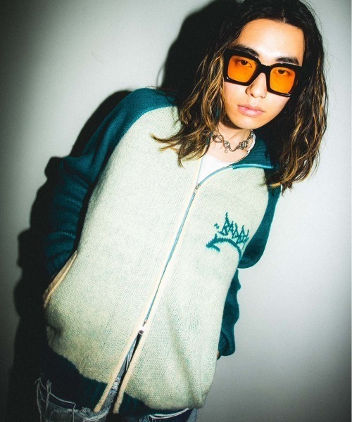 BAD BOY（バッドボーイ）の「ストリートファッション BADBOY バッドボーイ BADBOY MOHAIR TOUCH JACQUARD FULL ZIP KNIT オーバーサイズ ニット セーター 長袖トップス モヘアニット ジップアップ ジップジャケット（ニット/セーター・メンズ・ホワイト×グリーン/ホワイト×ブラック/ホワイト×ブルー・M/L）」の4枚目の写真