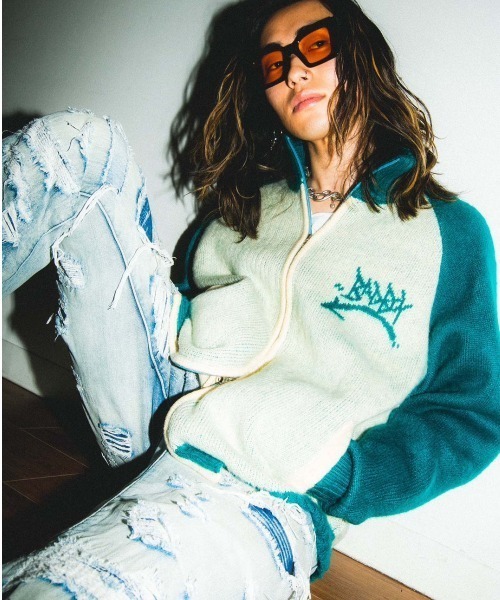 BAD BOY（バッドボーイ）の「ストリートファッション BADBOY バッドボーイ BADBOY MOHAIR TOUCH JACQUARD FULL ZIP KNIT オーバーサイズ ニット セーター 長袖トップス モヘアニット ジップアップ ジップジャケット（ニット/セーター・メンズ・ホワイト×グリーン/ホワイト×ブラック/ホワイト×ブルー・M/L）」の6枚目の写真