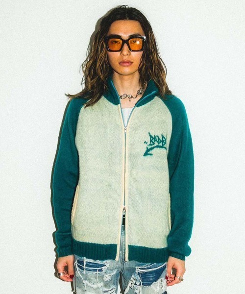 BAD BOY（バッドボーイ）の「ストリートファッション BADBOY バッドボーイ BADBOY MOHAIR TOUCH JACQUARD FULL ZIP KNIT オーバーサイズ ニット セーター 長袖トップス モヘアニット ジップアップ ジップジャケット（ニット/セーター・メンズ・ホワイト×グリーン/ホワイト×ブラック/ホワイト×ブルー・M/L）」の22枚目の写真