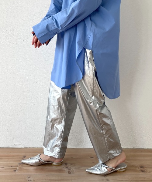 wee9s(ウィークス)の「double tuck metallic pants / ダブルタックメタリックテーパードパンツ(その他パンツ・レディース・ゴールド/シルバー/ブラック/GOLD ・FREE)」の20枚目の写真