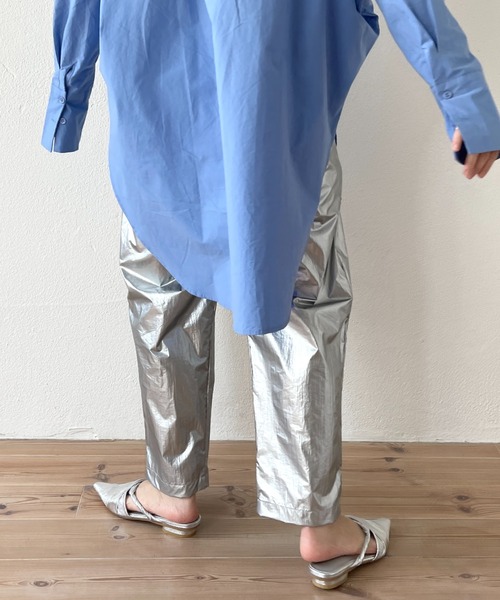 wee9s(ウィークス)の「double tuck metallic pants / ダブルタックメタリックテーパードパンツ(その他パンツ・レディース・ゴールド/シルバー/ブラック/GOLD ・FREE)」の21枚目の写真