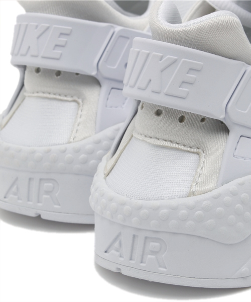 NIKE（ナイキ）の「ウィメンズ ナイキ エアハラチ オールホワイト NIKE WMNS AIR HUARACHE 634835-106（スニーカー・レディース・ホワイト・23cm/23.5cm/24cm/24.5cm）」の9枚目の写真
