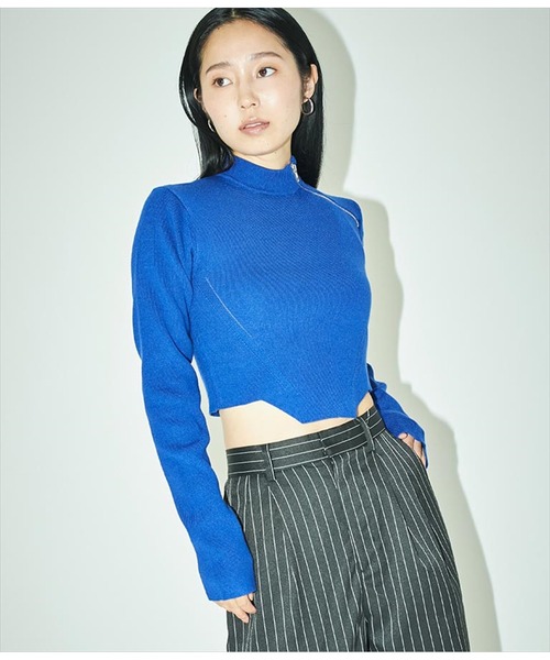 ANLIBERTY ANAP(アンリバティアナップ)の「デコルテZIPデザインニット(ニット/セーター・レディース・レッド/ブルー/ブラック・FREE)」の4枚目の写真