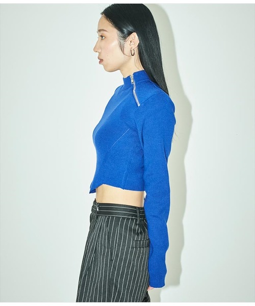 ANLIBERTY ANAP(アンリバティアナップ)の「デコルテZIPデザインニット(ニット/セーター・レディース・レッド/ブルー/ブラック・FREE)」の17枚目の写真