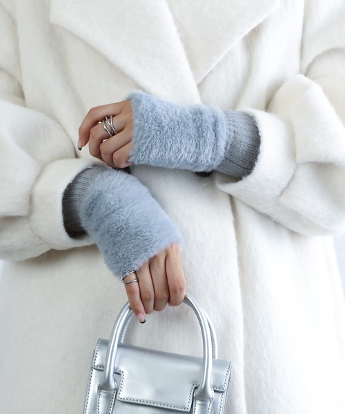 COLONY 2139（コロニートゥーワンスリーナイン）の「モヘア風ハンドウォーマー（アームカバー・レディース・ライトグレー/ブラック/グレイッシュベージュ・FREE）」の7枚目の写真