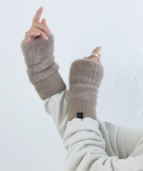 COLONY 2139（コロニートゥーワンスリーナイン）の「モヘア風ハンドウォーマー（アームカバー・レディース・ライトグレー/ブラック/グレイッシュベージュ・FREE）」の19枚目の写真