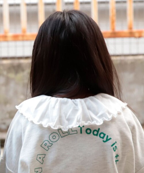 DRC branshes（ディーアールシーブランシェス）の「【WEB限定/DRC/やわらか天竺】前後2WAYフリル襟長袖Tシャツ（Tシャツ/カットソー・キッズ・ブラック/オフホワイト/ライトグリーン/その他1/ラベンダー/その他2/その他3/ピンク・120/100/140/110/90/150/130）」の2枚目の写真