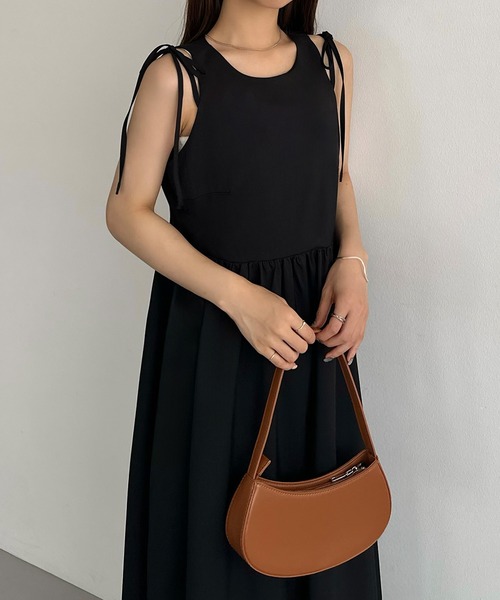 callautia(カラウティア)の「ショルダーリボンノースリーブフレアワンピース(ワンピース・レディース・ブラック/アイボリー/チャコール・SMALL/MEDIUM/LARGE)」の8枚目の写真