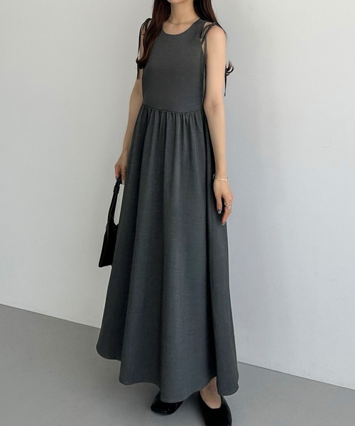 callautia(カラウティア)の「ショルダーリボンノースリーブフレアワンピース(ワンピース・レディース・ブラック/アイボリー/チャコール・SMALL/MEDIUM/LARGE)」の5枚目の写真