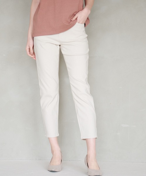 Arnold Palmer（アーノルドパーマー）の「テーパード ストレッチ チノパンツ（チノパンツ・レディース・ネイビー/オフホワイト/ベージュ/ブラック・M/S/L）」の22枚目の写真