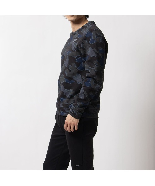Reebok(リーボック)の「モーション カモ クルーネック / RI MOTION CAMO CREW(Tシャツ/カットソー・メンズ・ブラック/ブラック×ブルー/ベージュ・LARGE/MEDIUM/SMALL/XX-LARGE/X-LARGE)」の4枚目の写真