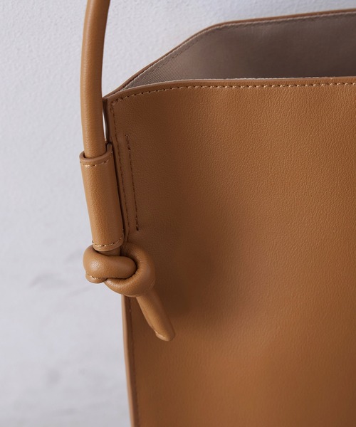 EFOLE（エフォル）の「ノットハンドル フラット トート バッグ（トートバッグ・レディース・ブラック/ベージュ・FREE）」の9枚目の写真