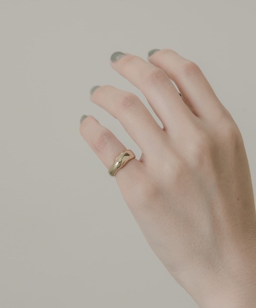 SMELLY（スメリー）の「ニュアンスメタルピンキーリング（リング・レディース・ゴールド・-）」の2枚目の写真