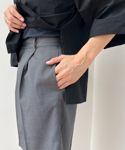 y/m(イム)の「エステルツイルハーフパンツ(その他パンツ・レディース・チャコールグレー/ベージュ・FREE)」の8枚目の写真