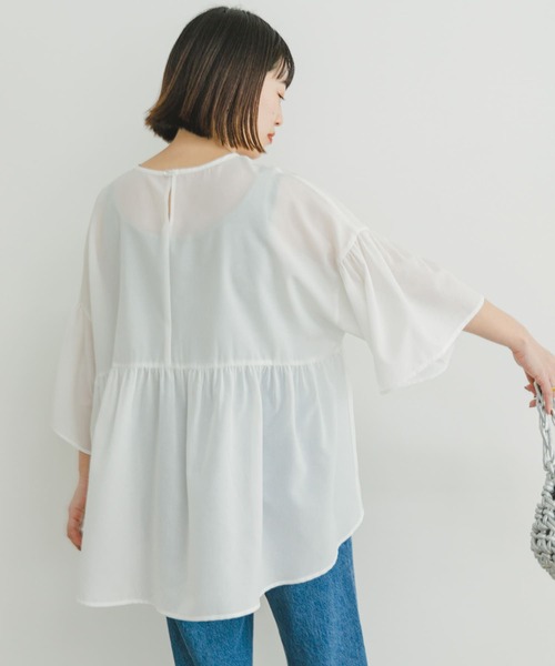 ITEMS URBANRESEARCH（アイテムズ アーバンリサーチ）の「シアーティアードブラウス（シャツ/ブラウス・レディース・ブラック/オフホワイト/ミント・FREE）」の14枚目の写真