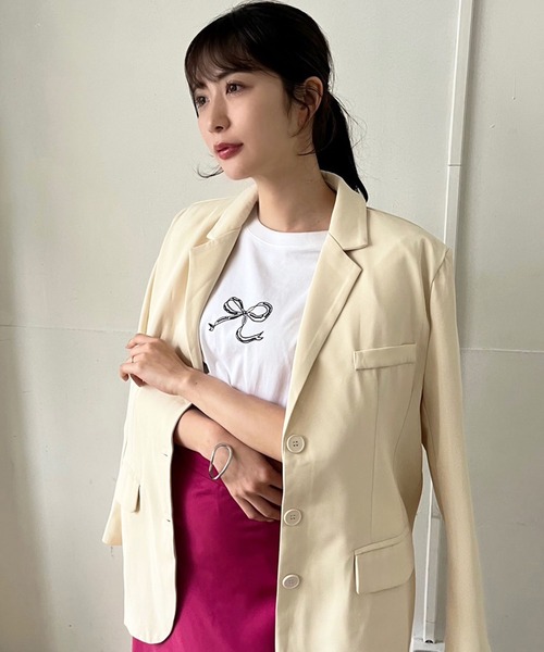 Jewelobe(ジュエローブ)の「リボンプリントルーズTシャツ(Tシャツ/カットソー・レディース・ブラック/ホワイト・FREE)」の5枚目の写真