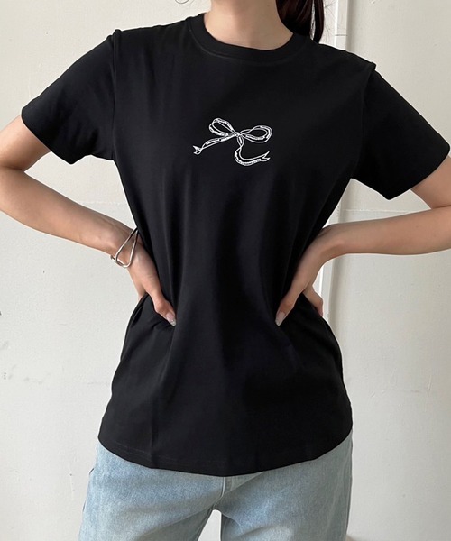 Jewelobe(ジュエローブ)の「リボンプリントルーズTシャツ(Tシャツ/カットソー・レディース・ブラック/ホワイト・FREE)」の18枚目の写真