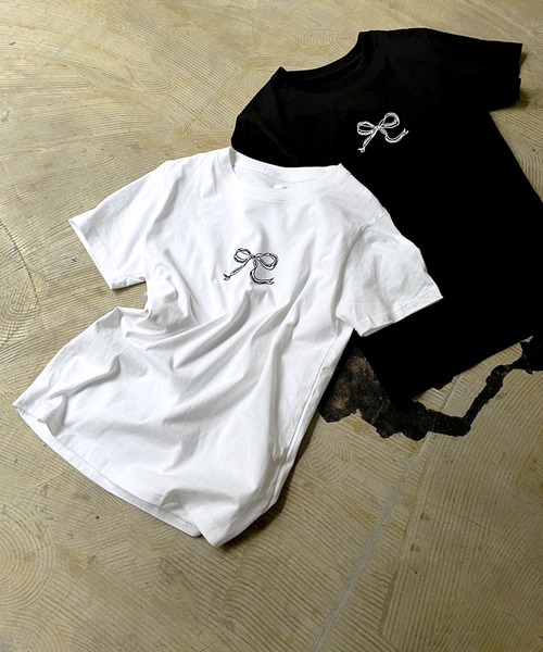 Jewelobe(ジュエローブ)の「リボンプリントルーズTシャツ(Tシャツ/カットソー・レディース・ブラック/ホワイト・FREE)」の8枚目の写真