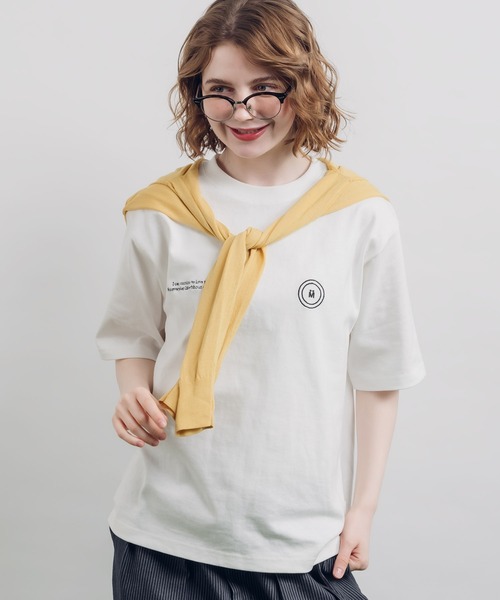 MUHET(ミュエータ)の「ロゴ刺繍Tシャツ(Tシャツ/カットソー・レディース・ネイビー/レッド/杢グレー/オフホワイト・X-LARGE/MEDIUM)」の1枚目の写真