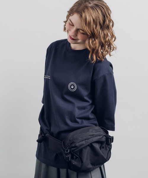MUHET(ミュエータ)の「ロゴ刺繍Tシャツ(Tシャツ/カットソー・レディース・ネイビー/レッド/杢グレー/オフホワイト・X-LARGE/MEDIUM)」の21枚目の写真