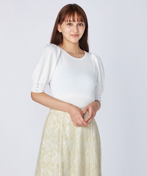 LAISSE PASSE（レッセパッセ）の「ボリュームスリーブ五分袖プルオーバー（ニット/セーター・レディース・ライトブルー/ブラック/イエロー/アイボリー/スモークピンク・MEDIUM）」の9枚目の写真